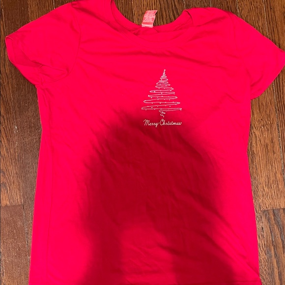 Time and Tru Red Holiday Tee with White Tree Design - Picture 1 of 3